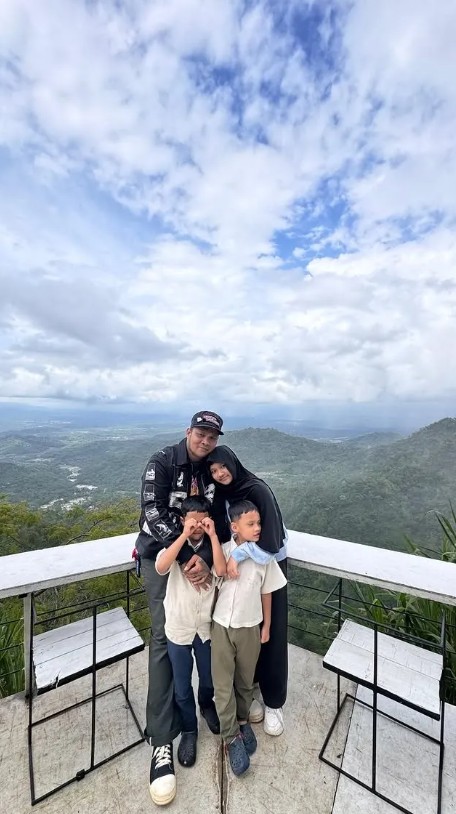 Virgoun ambil alih asuh anak, Inara Rusli dibatasi bertemu hingga kasus perselingkuhan rampung