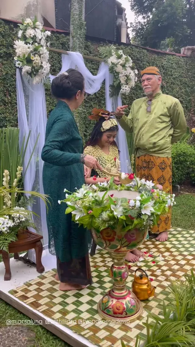Tio Pakusadewo mantu, ini 7 potret haru siraman anaknya jelang nikah