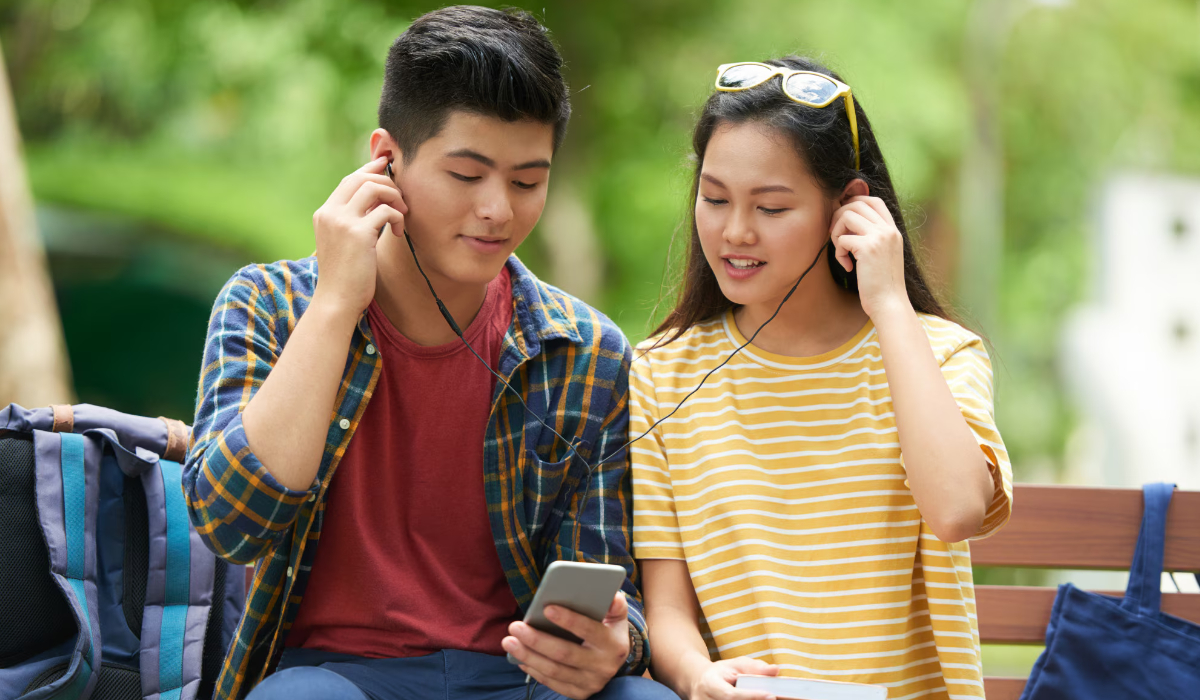 100 Kata-kata bucin bikin baper ala gen Z, bikin hati doi klepek-klepek