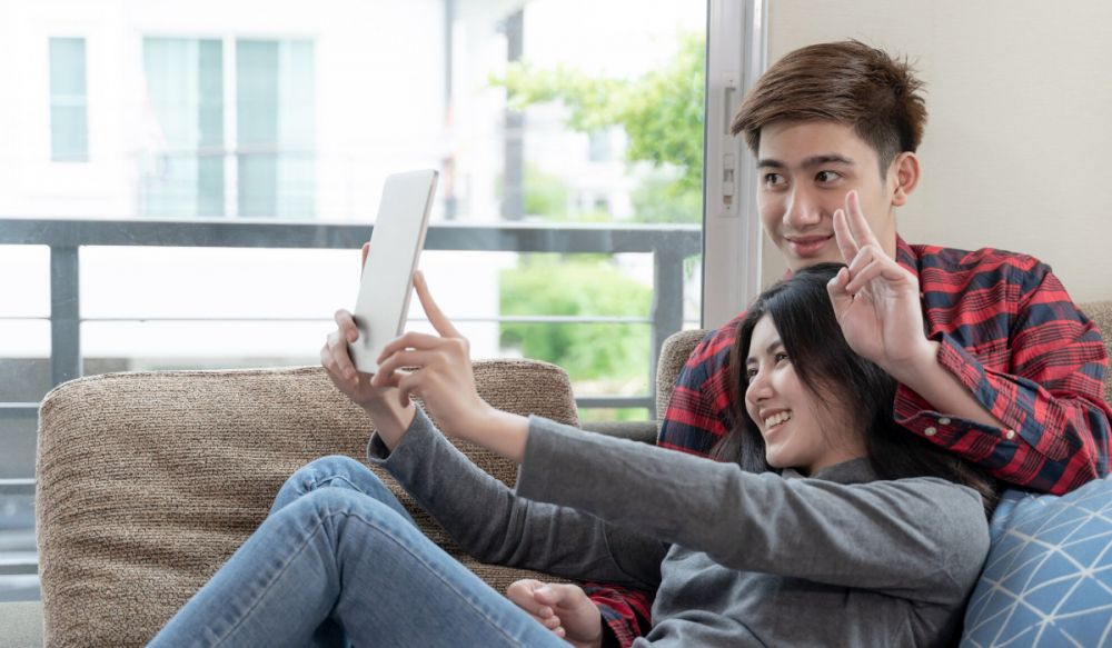 100 Kata-kata bucin bikin baper ala gen Z, bikin hati doi klepek-klepek