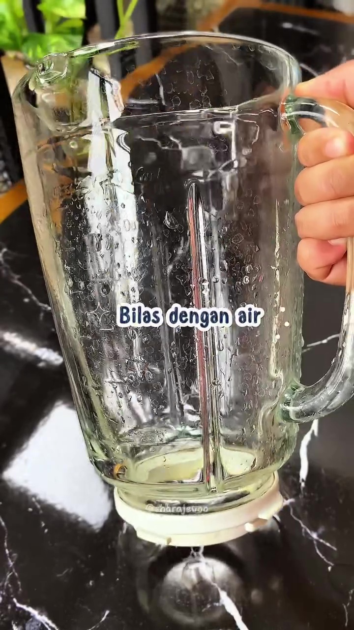 Kerak kunyit bikin blender jadi super dekil? Ini cara mengubahnya biar bening seperti baru beli