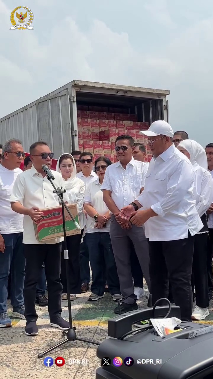 Kompak berbaju putih, 9 potret anggota DPR kirim 15 ton bantuan bagi korban bencana Sumatra