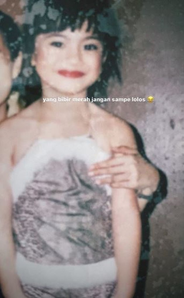 Potret masa kecil 13 seleb dengan makeup tebal, dulu lucu sekarang jadi dewasa dan memesona