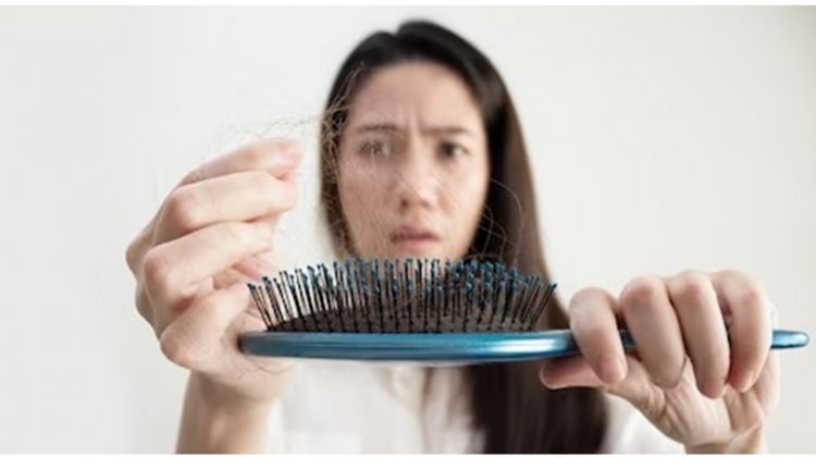 Rambut tumbuh subur lagi, coba atasi kerontokan berlebihan akibat stres pakai 1 bahan sambal