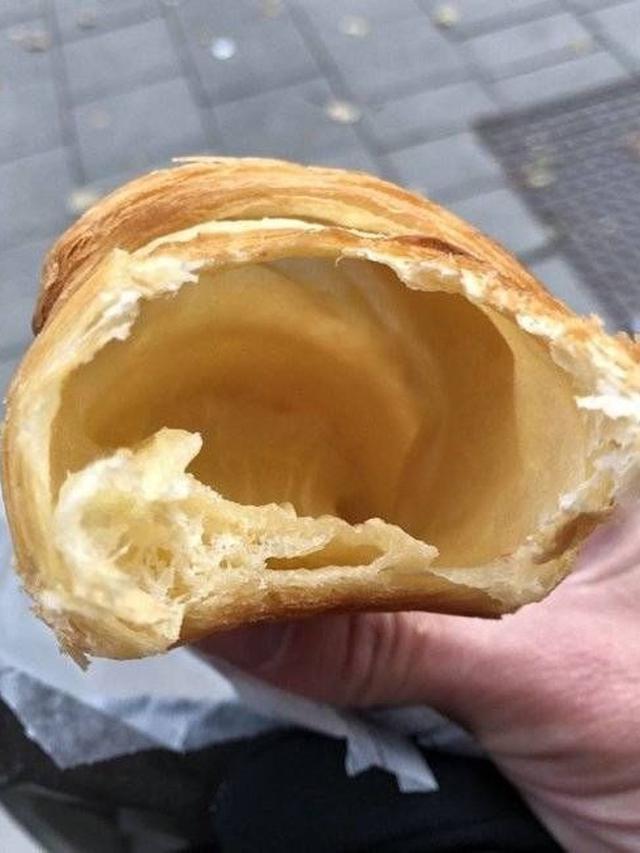 Ketika harapan tak sesuai realita, 13 potret apes makan roti ini bikin geleng kepala