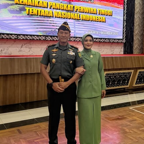 9 Potret Juliana Moechtar dampingi suami di acara kenaikan pangkat, kini jabat brigadir jenderal TNI