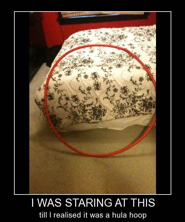 11 Potret nyeleneh dengan lingkaran merah nyeleneh, awalnya serem ternyata bikin ngakak