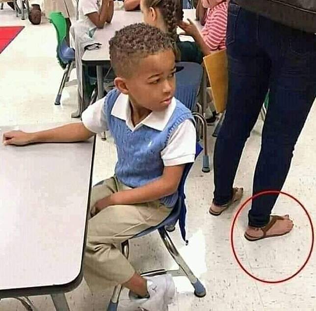 11 Potret nyeleneh dengan lingkaran merah nyeleneh, awalnya serem ternyata bikin ngakak