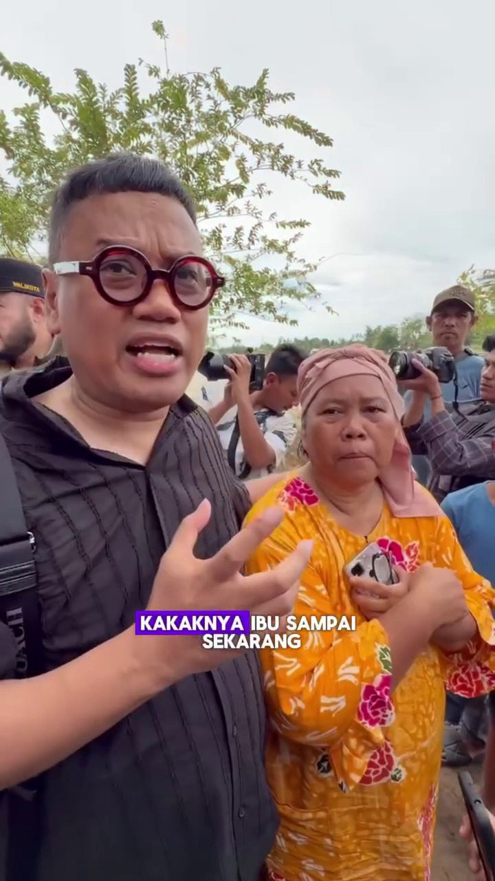 7 Potret seleb bantu korban bencana Sumatera, gaya Verrell Bramasta pakai rompi taktis disorot