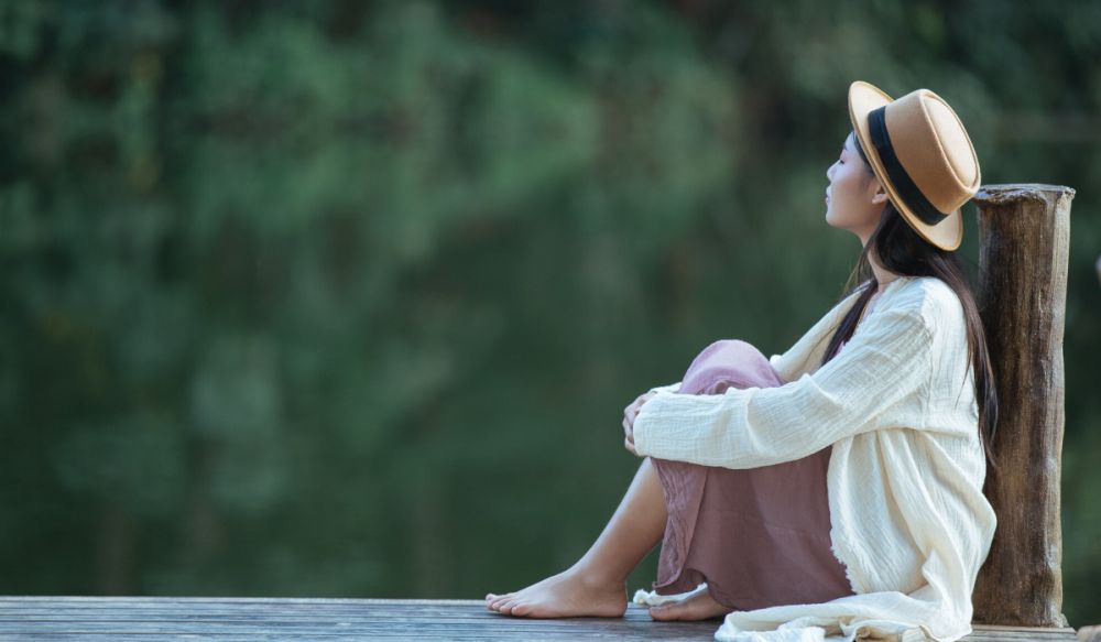 100 Kata-kata mutiara tentang cinta yang meneduhkan, cocok dibaca saat kamu butuh rasa tenang di hati