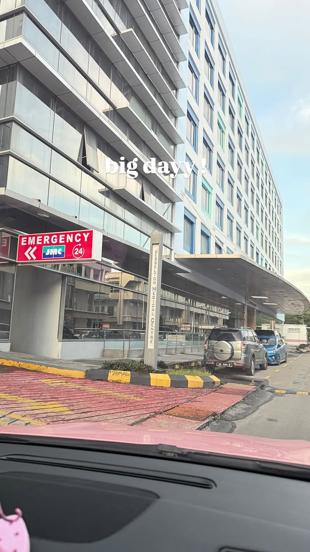 7 Potret persalinan anak kedua Yasmine Ow eks istri Aditya Zoni, paras sang bayi masih dirahasiakan