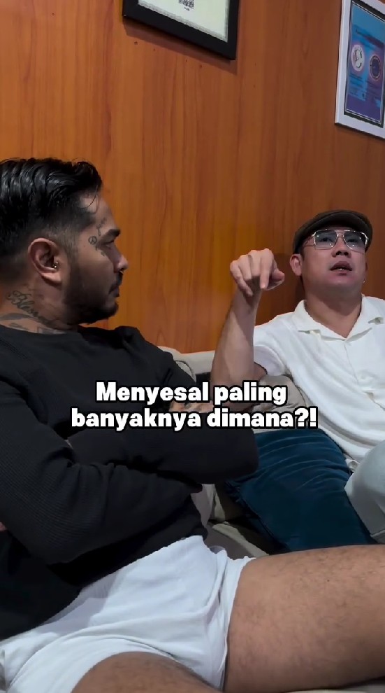9 Potret Denny Sumargo jenguk Onad di panti rehabilitasi, sang musisi ungkap penyesalannya