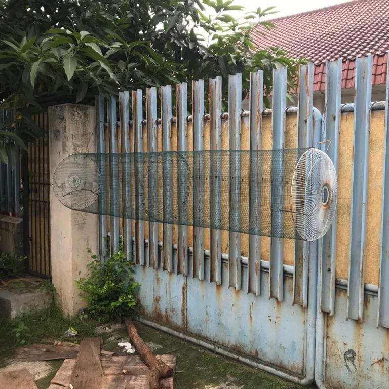 15 Potret kocak orang manfaatkan kipas angin rusak, hasilnya nyeleneh tapi bikin salut