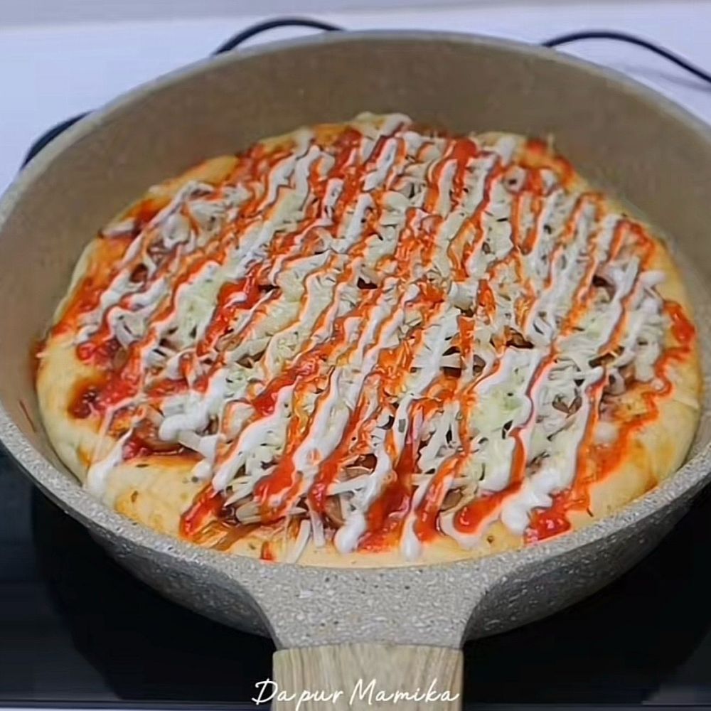 9 Resep pizza teflon dengan topping keju yang anti ribet tapi tetap cheesy dan istimewa