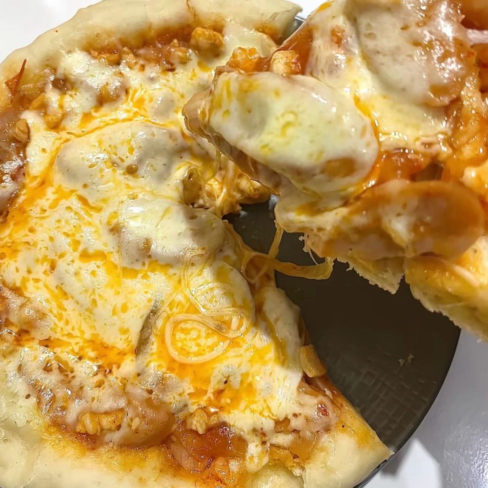 9 Resep pizza teflon dengan topping keju yang anti ribet tapi tetap cheesy dan istimewa