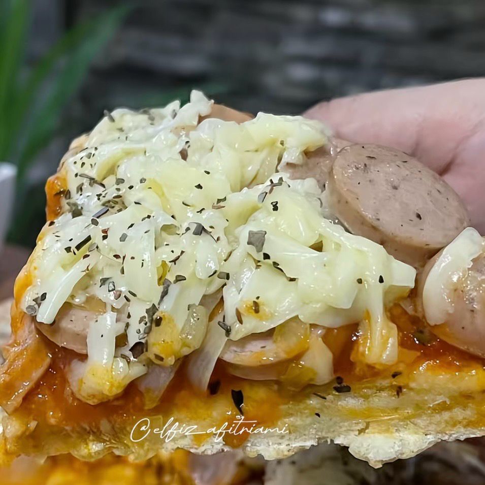 9 Resep pizza teflon dengan topping keju yang anti ribet tapi tetap cheesy dan istimewa