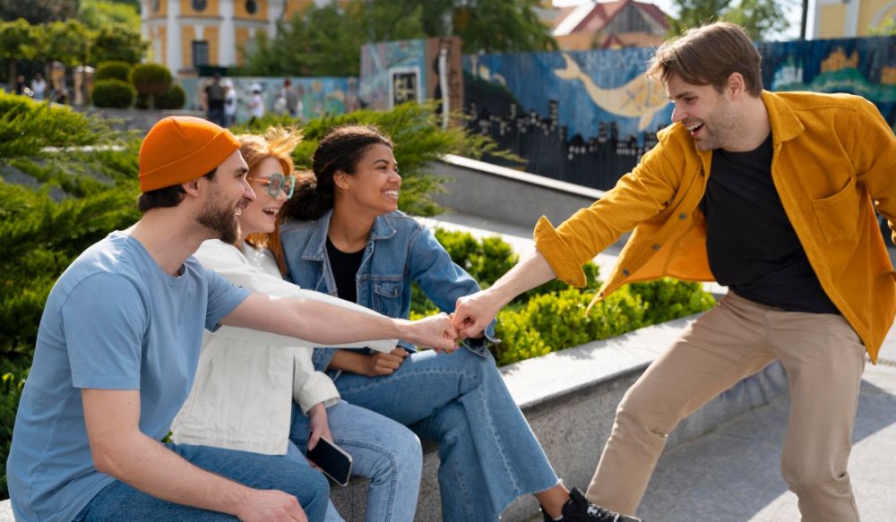 100 Kata-kata mutiara sahabat sejati yang menguatkan, bantu kamu bertahan di momen-momen sulit