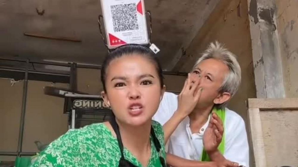 Potret kenangan Epy Kusnandar dan Karina Ranau, hidup sederhana jualan Jukut Goreng bareng