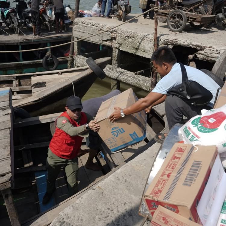 Berhasil kumpulkan donasi Rp10,3 M, Ferry Irwandi bagikan 9 potret penyaluran bantuan yang gercep