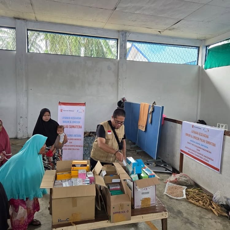 Berhasil kumpulkan donasi Rp10,3 M, Ferry Irwandi bagikan 9 potret penyaluran bantuan yang gercep