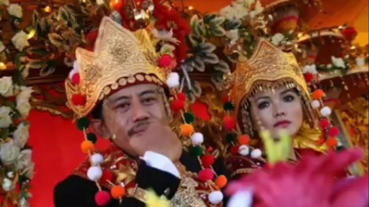 6 Potret lawas pernikahan Epy Kusnandar dan Karina Ranau, dipisahkan maut setelah 17 tahun bersama