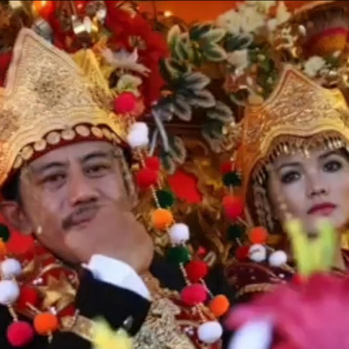 6 Potret lawas pernikahan Epy Kusnandar dan Karina Ranau, dipisahkan maut setelah 17 tahun bersama