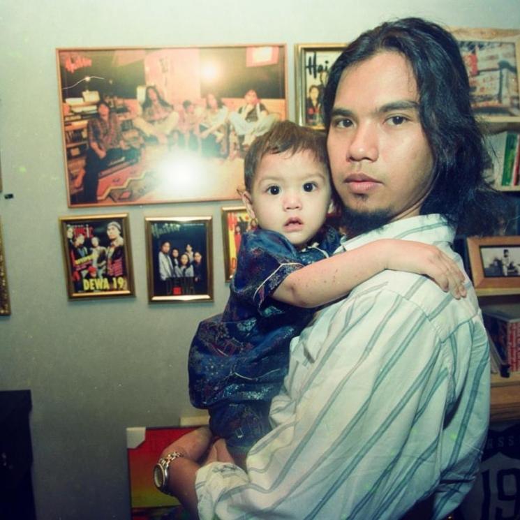 Imut saat diajak manggung Maia Estianty, begini 9 potret masa kecil Al Ghazali