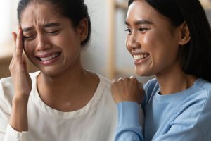 50 Pantun lucu ngakak 4 baris tentang cinta bertepuk sebelah tangan, bikin galau hilang seketika