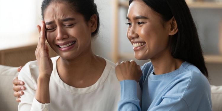 50 Pantun lucu ngakak 4 baris tentang cinta bertepuk sebelah tangan, bikin galau hilang seketika