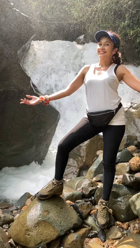 Runner-up Gadis Sampul 1990 ini kini jualan sayur, ini 11 potret terbarunya yang bikin penasaran