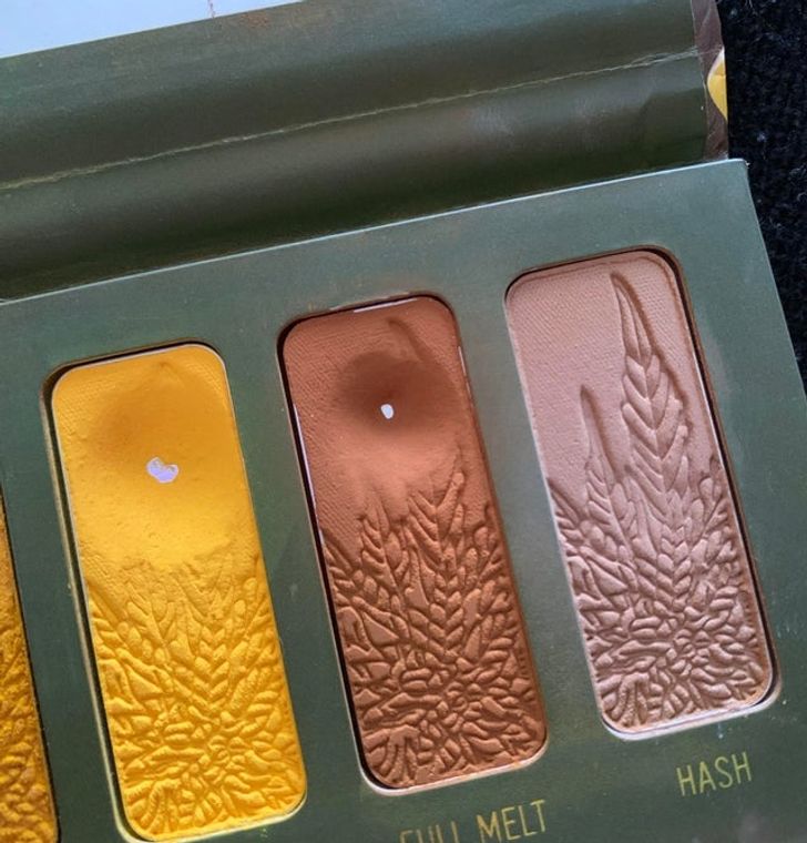 Cuma cewek yang bakal ngerti, 13 potret lucu ini buktiin susahnya hal kecil di hidup perempuan