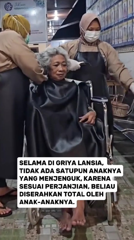 Viral ibu yang dikirim 4 anaknya ke panti Jompo di Malang kini wafat, pemakaman tak dihadiri keluarga