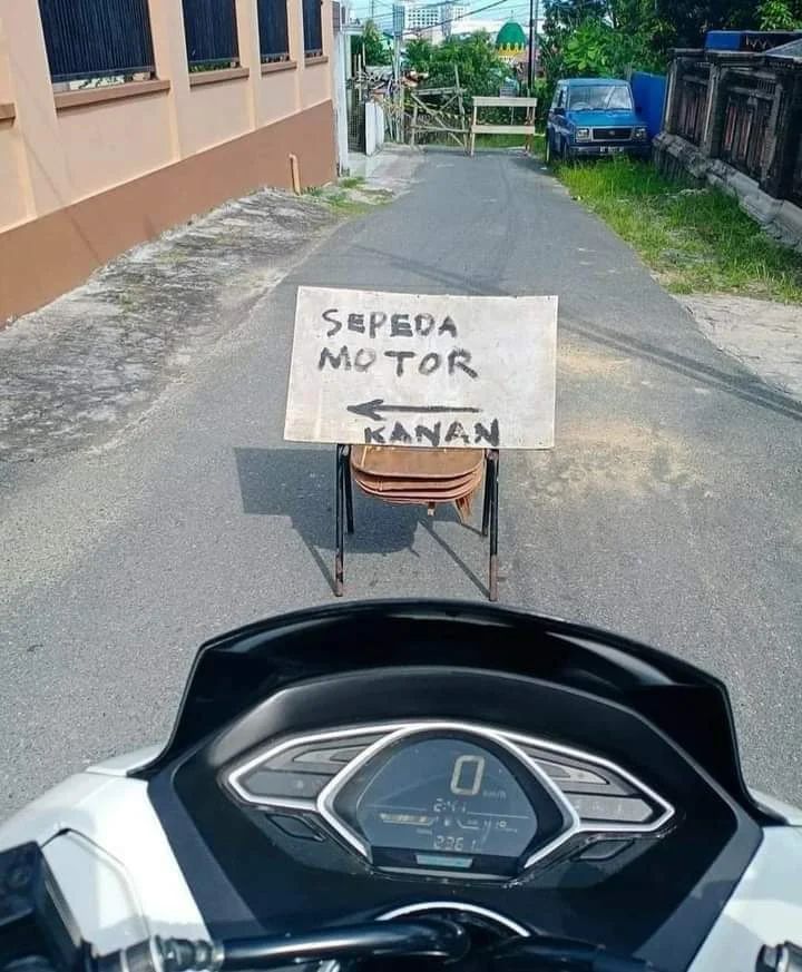 11 Momen tak terduga di tempat umum ini bikin mata melongo, antara lucu dan aneh banget