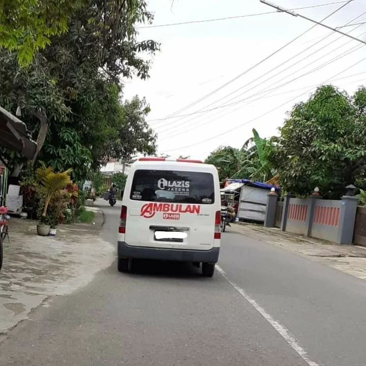 11 Momen tak terduga di tempat umum ini bikin mata melongo, antara lucu dan aneh banget