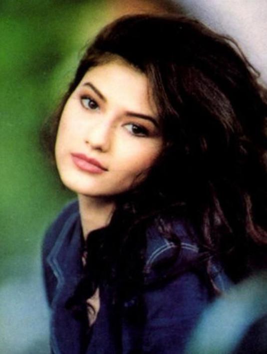 Gadis iklan Pepsodent era 80-an ini ternyata ibu aktor ganteng, intip 11 transformasinya