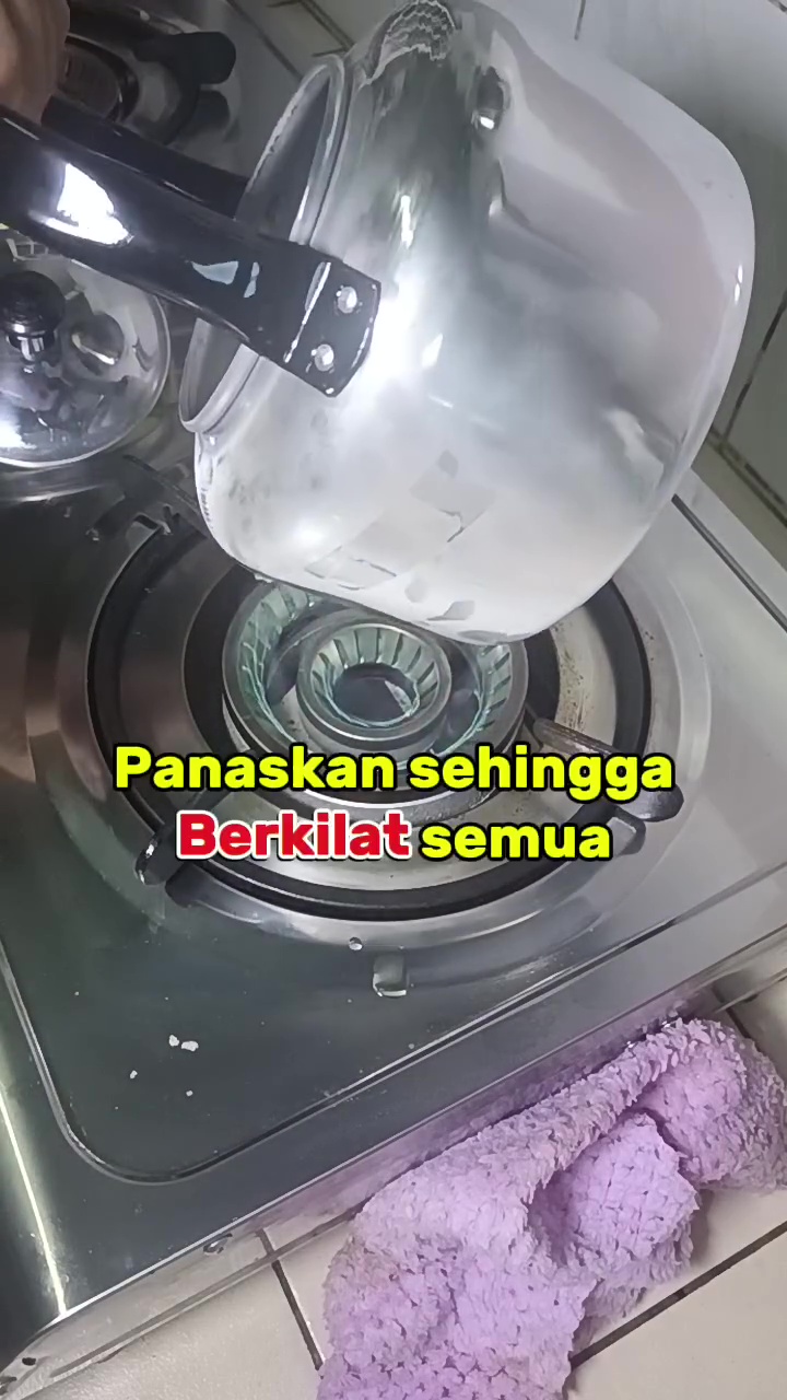Bukan dicuci, ini cara sterilkan teko baru biar lebih aman dipakai merebus air tanpa ada residu