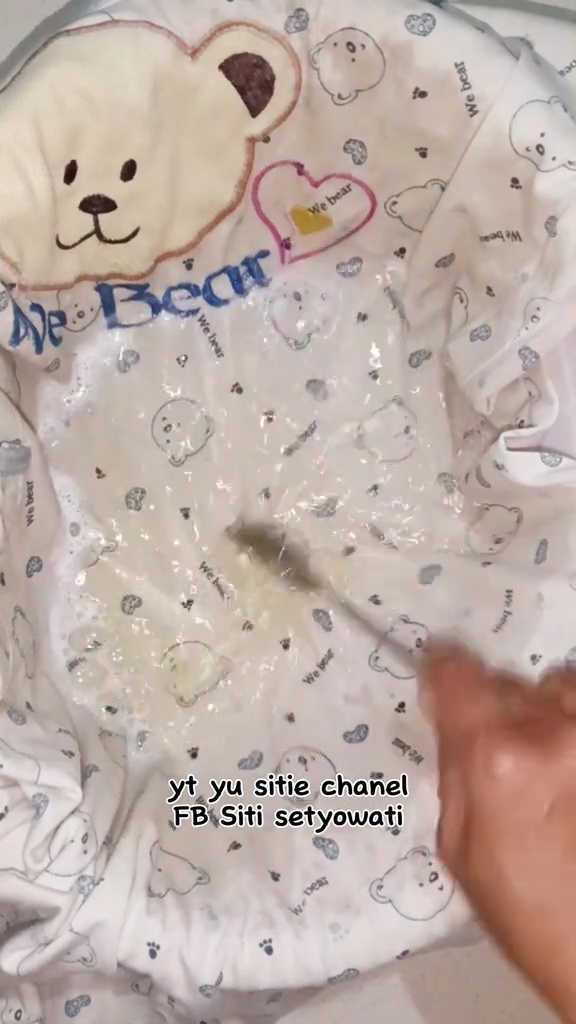 Cuma butuh 10 menit, ini cara basmi noda kunyit di baju biar aman tanpa pakai pemutih pakaian