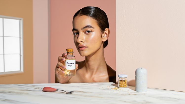 Nggak perlu scrub, toner dari 1 bumbu masak ini bikin pori-pori lebih bersih dan wajah glowing alami