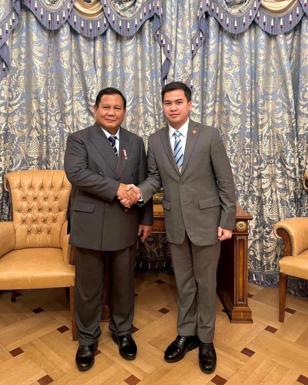 9 Potret Agung Surahman, aspri Prabowo disorot ngevlog 'a day in my life' ke lokasi bencana Sumatera