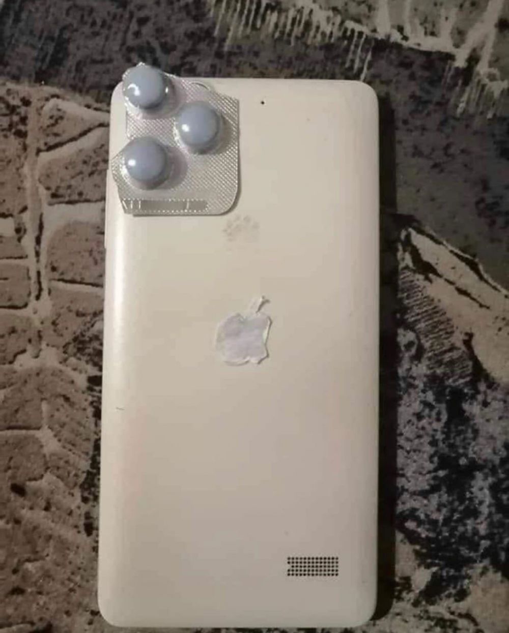 11 Desain kamera iphone paling nyeleneh, ada yang mirip kompor dan CCTV, bikin senyum kecut