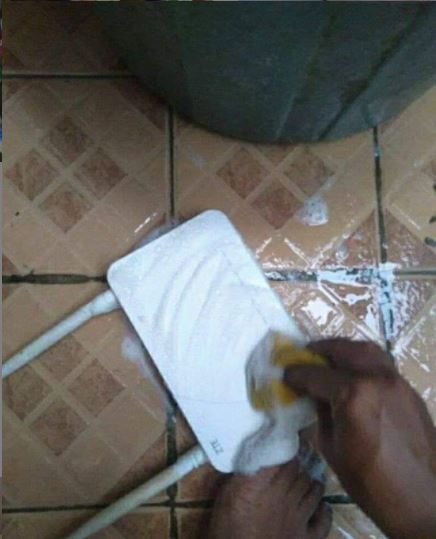 Lucu tapi bikin greget, 13 momen nyuci barang aneh ini sukses bikin netizen garuk kepala