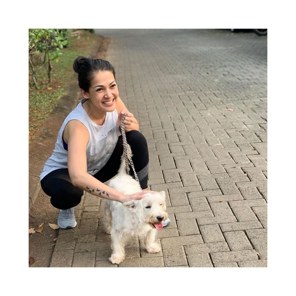 Dulu model iklan kini jadi istri pelawak, intip 10 potret transformasi Mieke Amalia yang bikin kagum