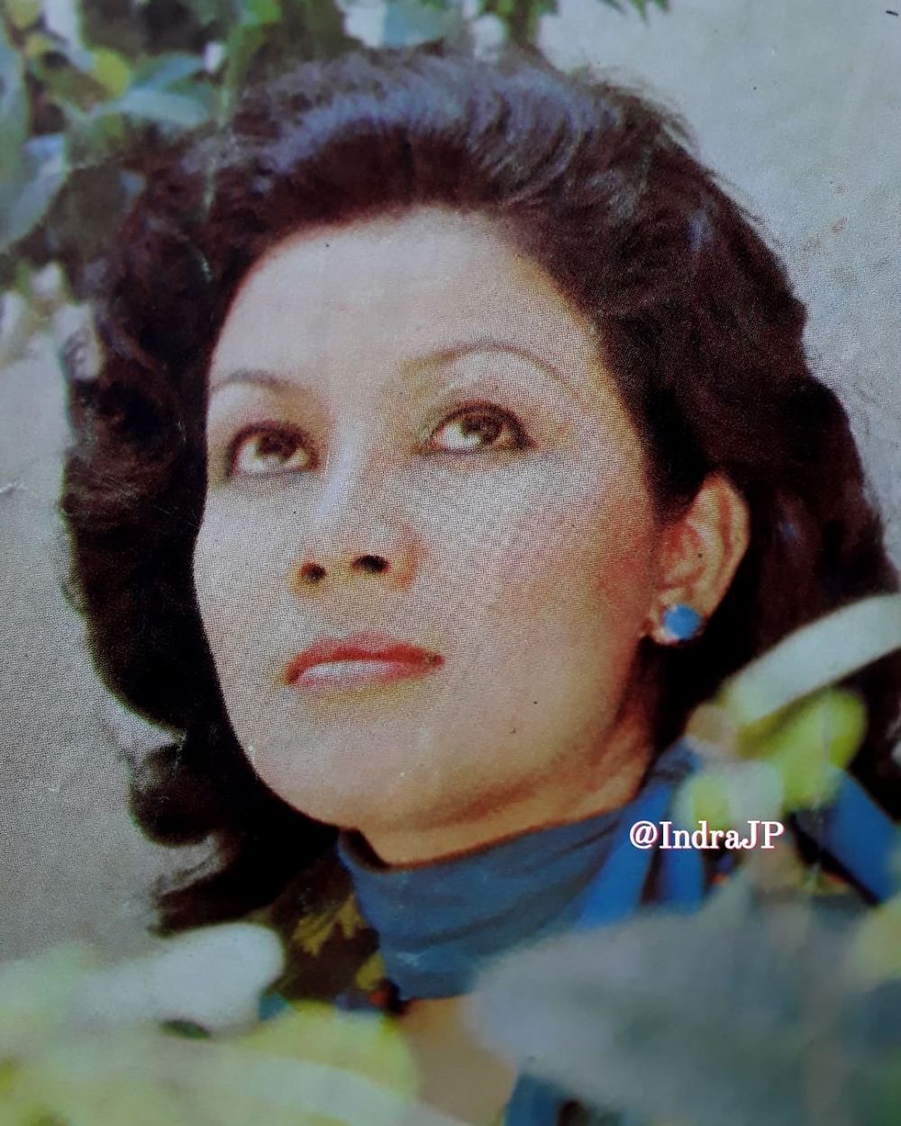 Pemeran ibu kos ‘Tante Mira’ di Warkop DKI ternyata Ibu Dede Yusuf, ini 9 potret lawasnya yang anggun