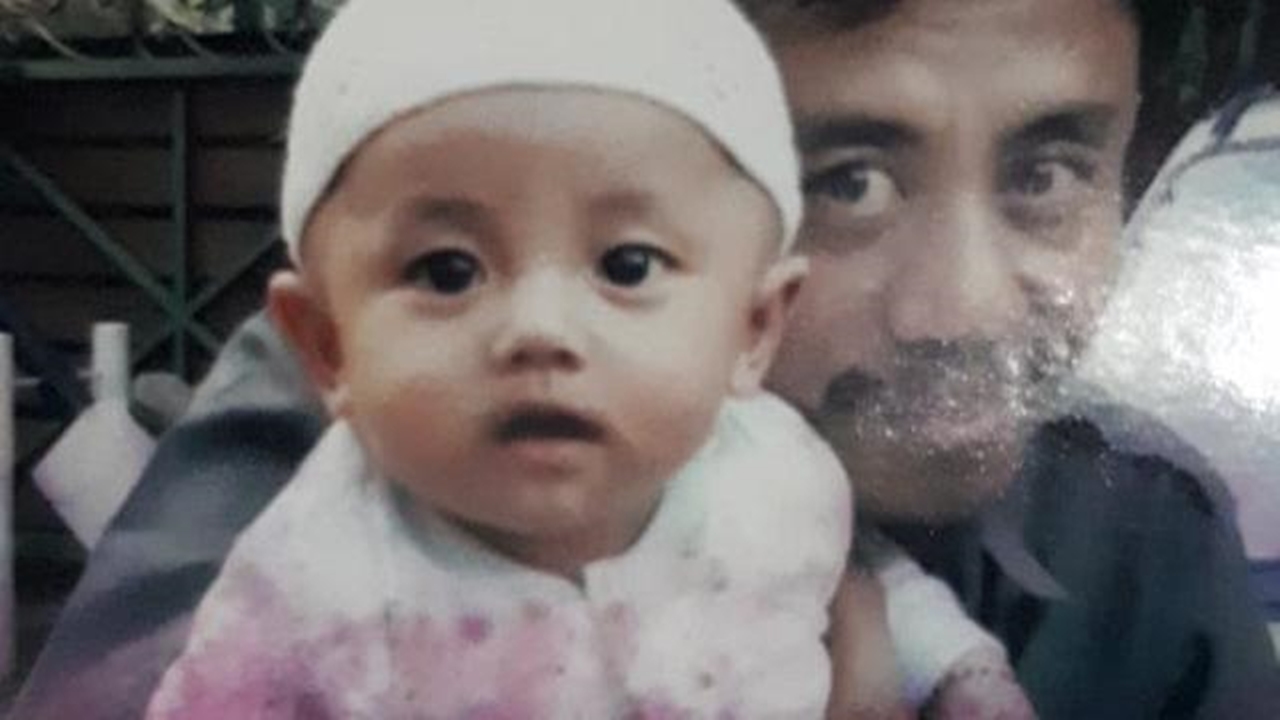 6 Potret kenangan Epy Kusnandar dan Quentin anak dari pernikahan dengan Karina Ranau