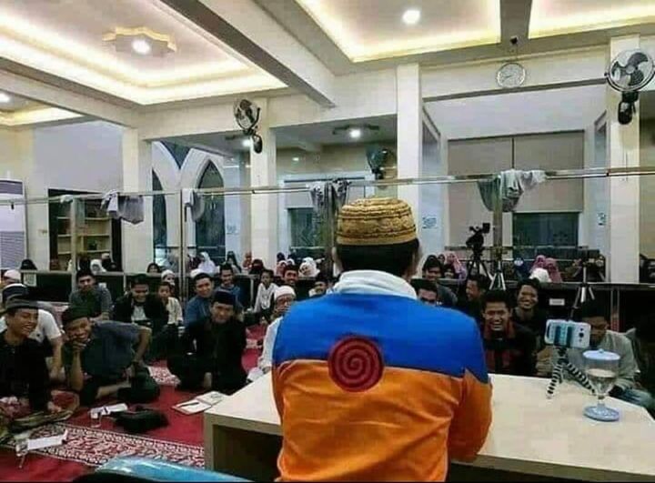 11 Desain gambar di baju ini bikin tepuk jidat, antara kreatif banget atau salah konsep total