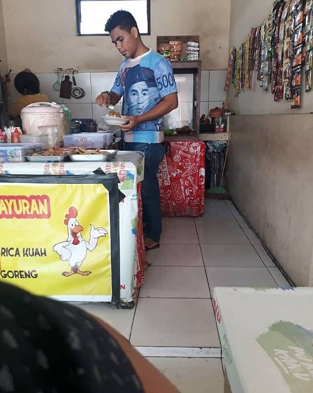 11 Desain gambar di baju ini bikin tepuk jidat, antara kreatif banget atau salah konsep total