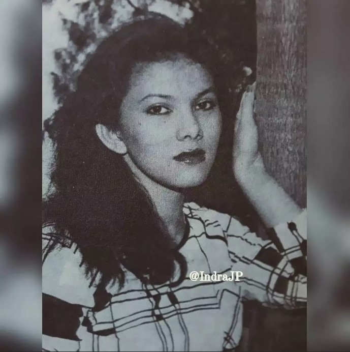 Pesonanya bikin kagum, 11 potret Joice Erna nenek Ariel Tatum yang jadi idola film era 80-an