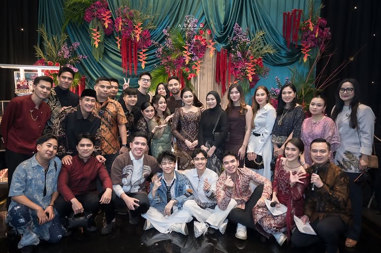 9 Potret Rara LIDA dilamar oleh pesulap Aladull di hari ulang tahun, didampingi Lesty Kejora