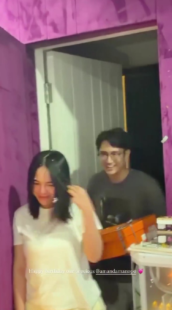 9 Potret perayaan ulang tahun Amanda Manopo ke-26, kejutan dari Kenny Austin bikin sang artis mewek