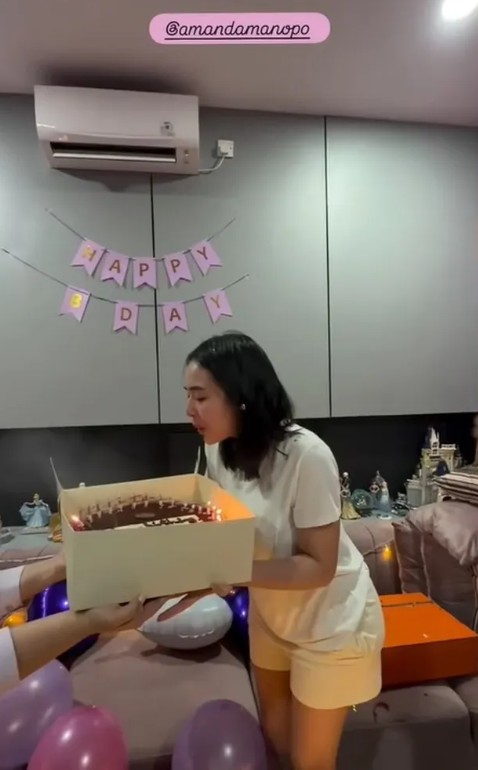 9 Potret perayaan ulang tahun Amanda Manopo ke-26, kejutan dari Kenny Austin bikin sang artis mewek
